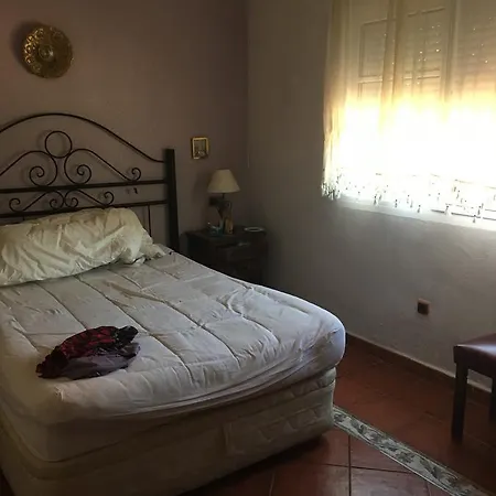 Calle Niza 托雷莫利诺斯